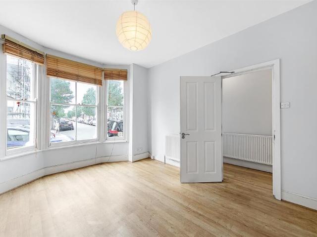 Terraced House for rent in London, Peckham