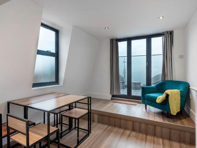 Apartment for rent in Furzedown, Greater London