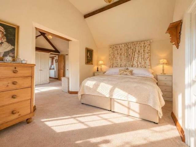 Property for sale in Boughton