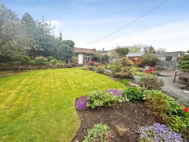 Property for sale in Cottingley, West Yorkshire