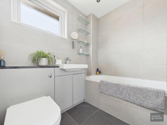 Property for sale in The Cedars Estate, Batchworth