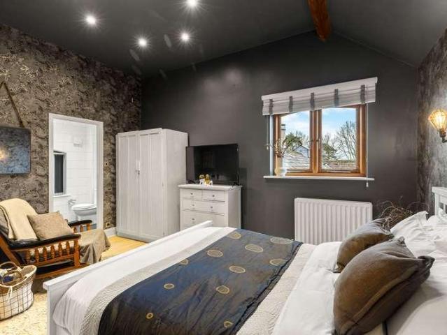 Property for sale in New Bilton, Warwickshire
