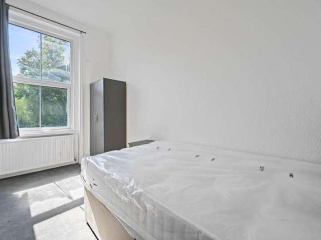 Property for sale in Shepherd's Bush, Greater London