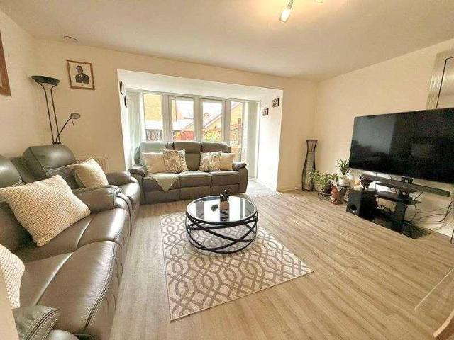 Property for sale in Dunstable, Bedfordshire