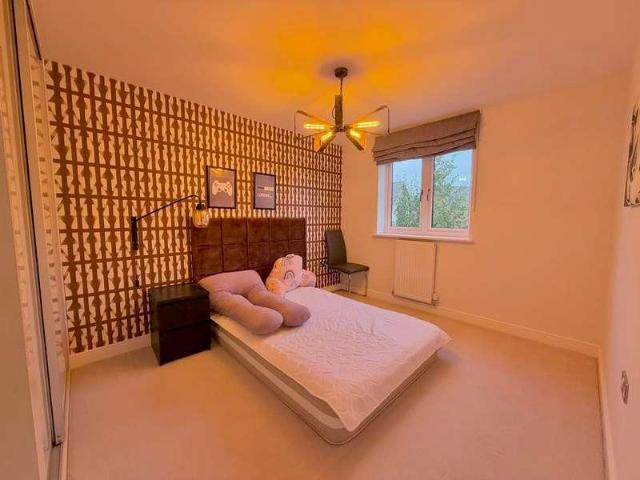 Property for sale in Thorn, Houghton Regis