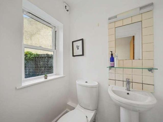 Property for sale in Stroud Green, Greater London