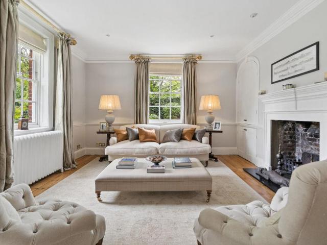 Property for sale in Lunnon, Buckinghamshire