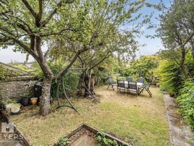 Property for sale in Fordington