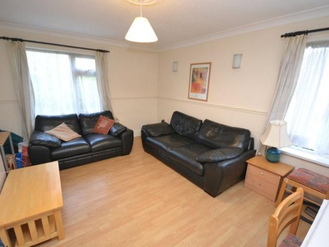 Room for rent in Clifton, Haddon