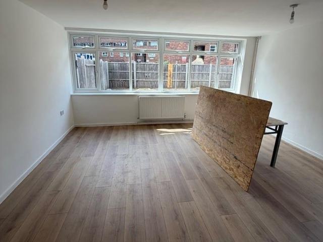 House for rent in Plashet, Greater London