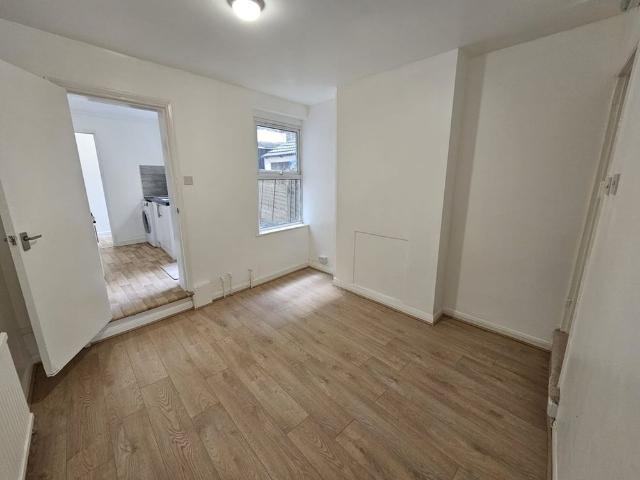 House for rent in Spring Park, Luton