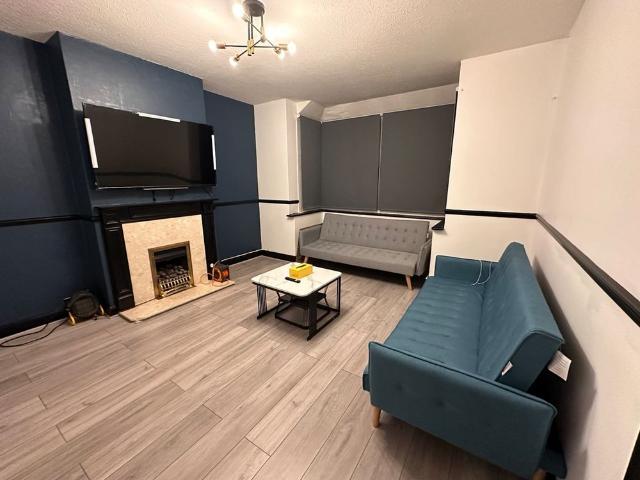 House for rent in Newtown, Reading