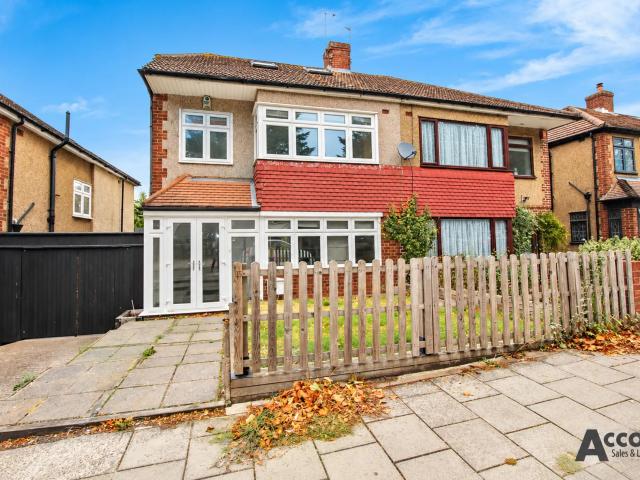 House for rent in London Borough of Havering, Greater London