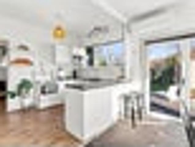 House for sale in Chaslands, Canterbury