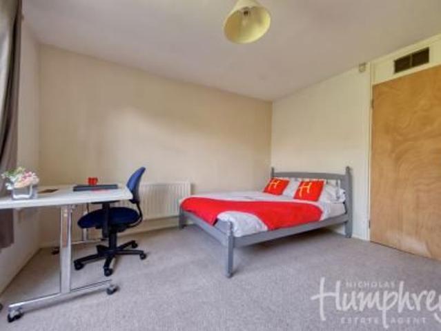 Room for rent in Hales Place, The Bridge