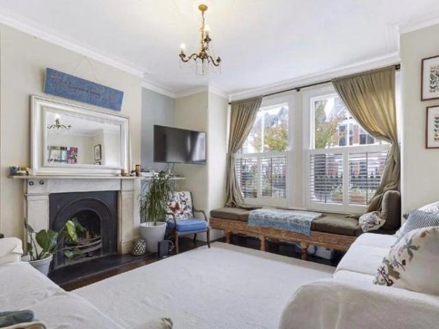 House for rent in London Borough of Ealing, Greater London