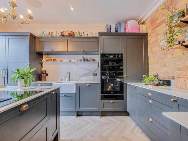 Cottage for sale in Leigh-on-Sea, Alton Barnes