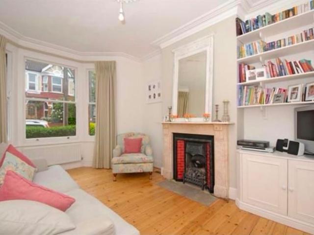 House for rent in Furzedown, Greater London