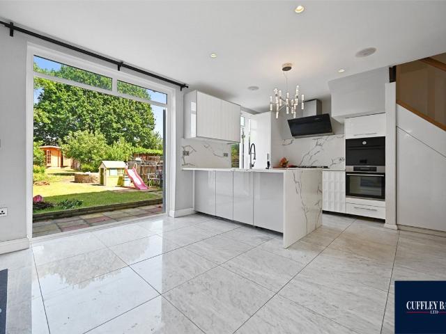 House for rent in London Borough of Ealing, Greater London