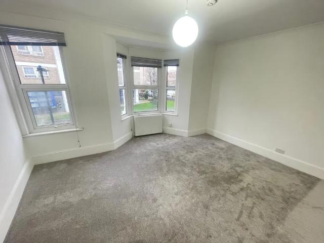 House for rent in Bromley-by-Bow, Mile End