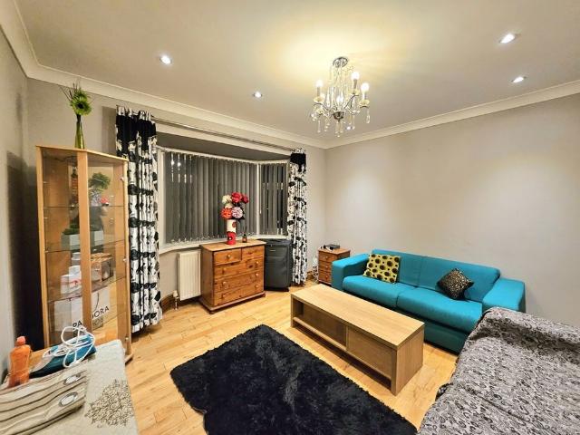 House for rent in Spring Park, Luton