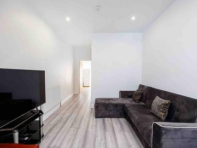 House for rent in Plashet, Greater London