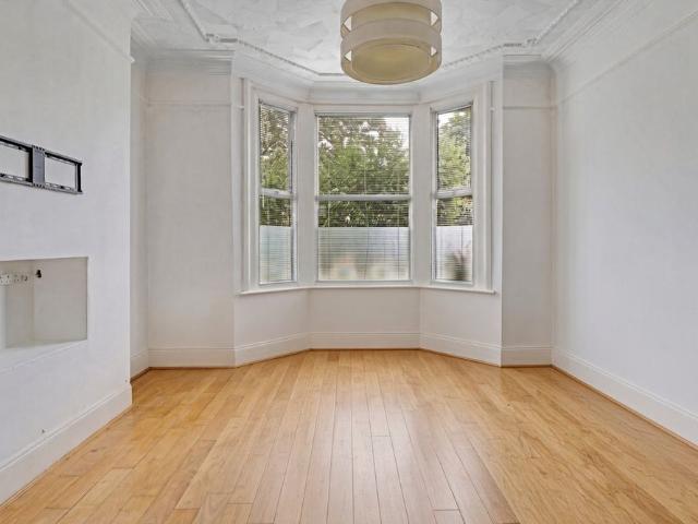 House for rent in Charlton, Greater London