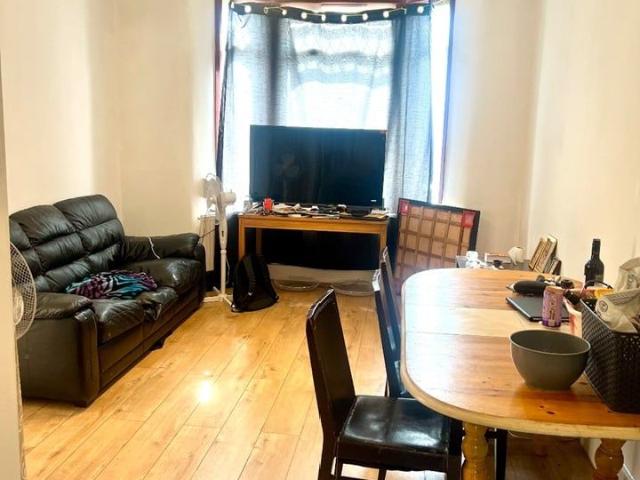 House for rent in Plashet, Greater London