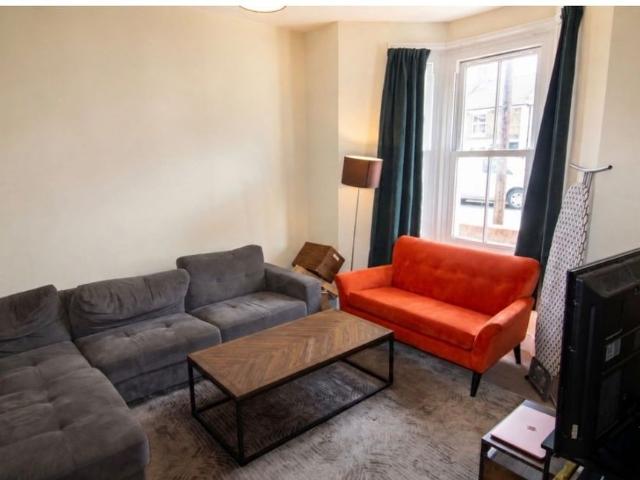 House for rent in Bromley-by-Bow, Bow