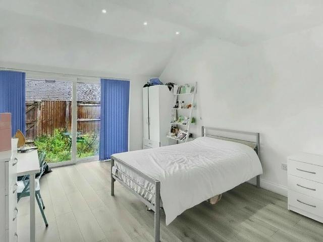 House for rent in Barnsbury, Greater London