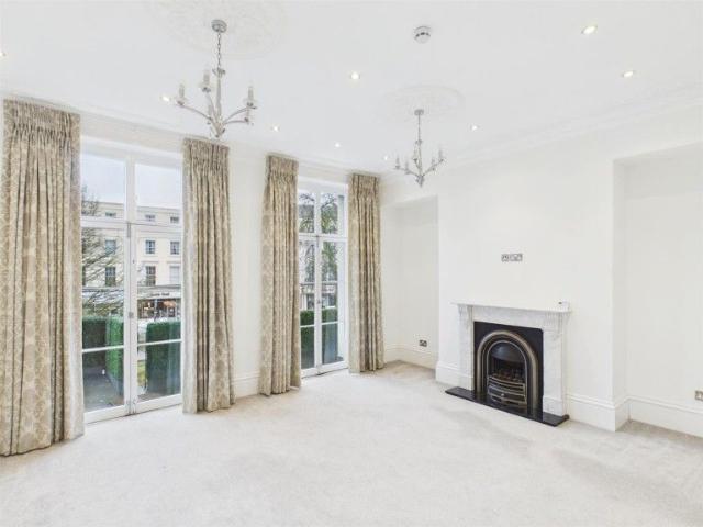 House for rent in Sydenham, Green Close