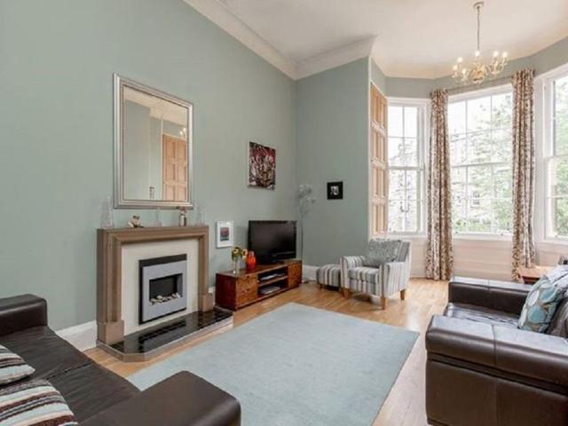 Townhouse for rent in Scotland