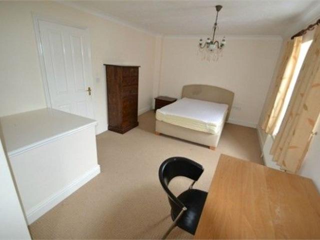 Room for rent in Hythe, Fordham Heath
