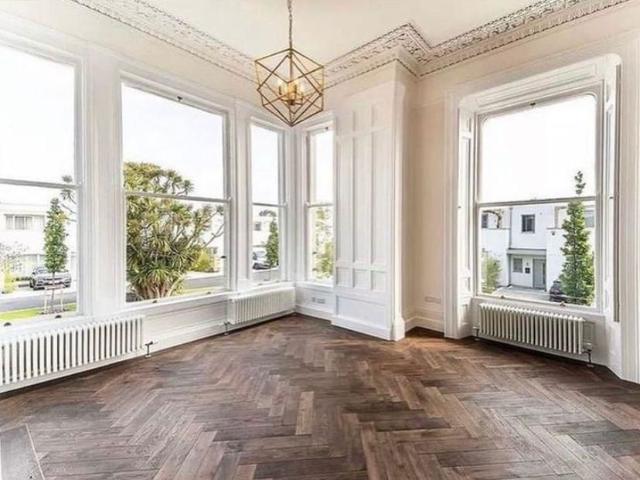 House for sale in Deri