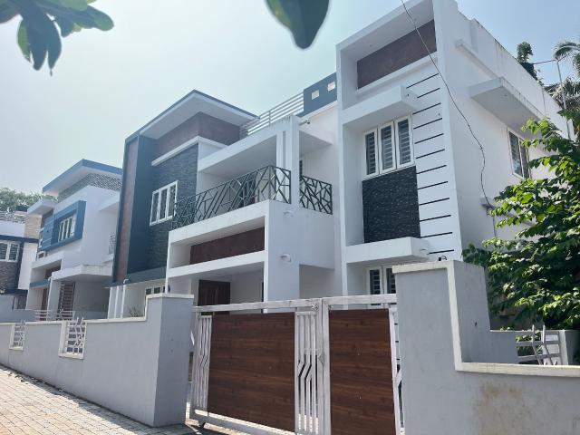 House for sale in Thrissur