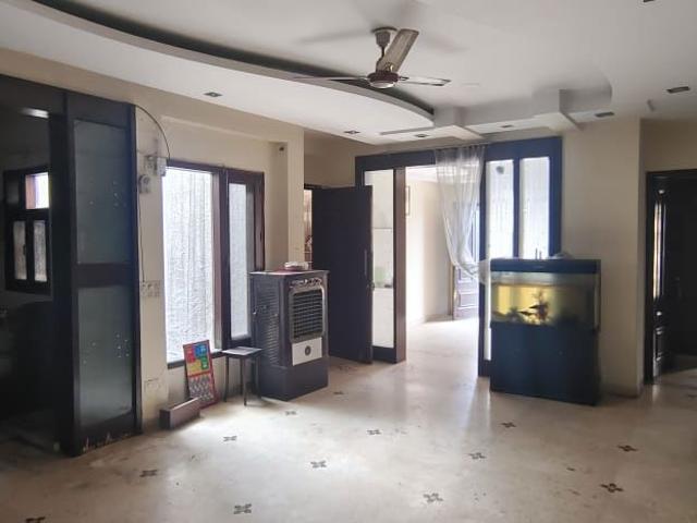 Property for rent in Deri