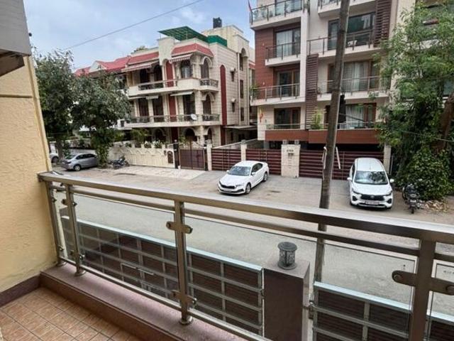 Property for rent in Deri