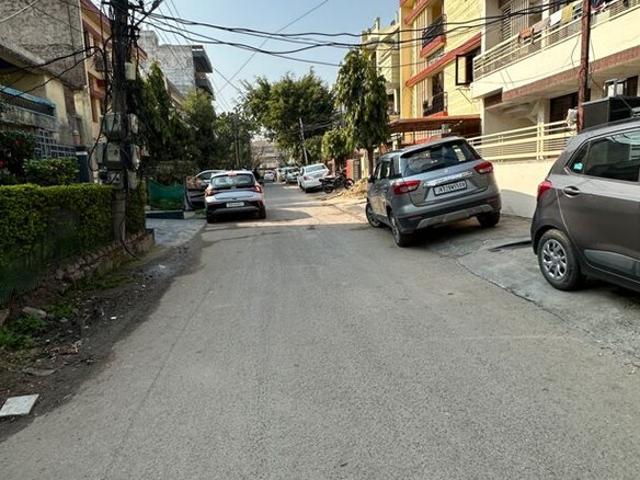 House for sale in Hariana