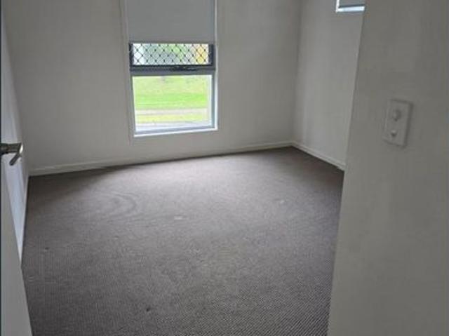 Townhouse for rent in Kings Creek, Queensland