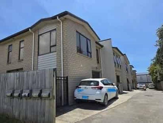 Townhouse for rent in Howick, Oroua County
