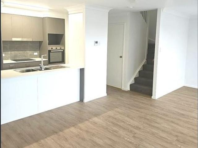 Townhouse for rent in Toombul, Queensland