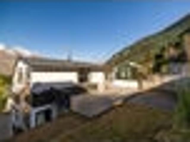 House for sale in Otakou