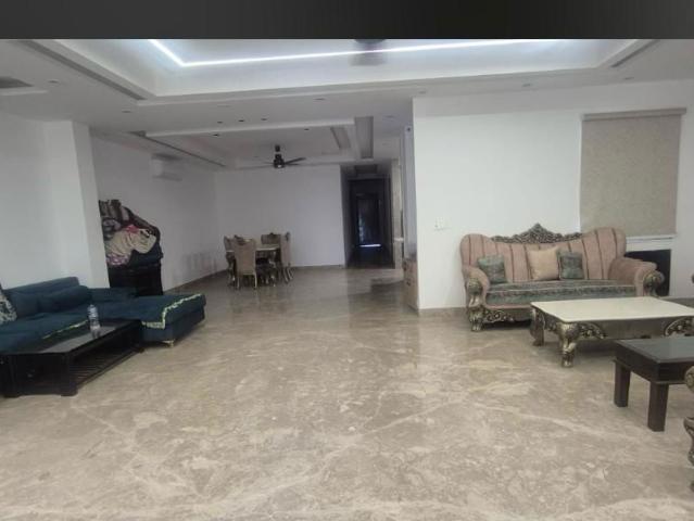 Property for rent in Deri