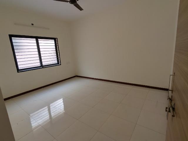 Flat for sale in Ahmadabad, Gujarat