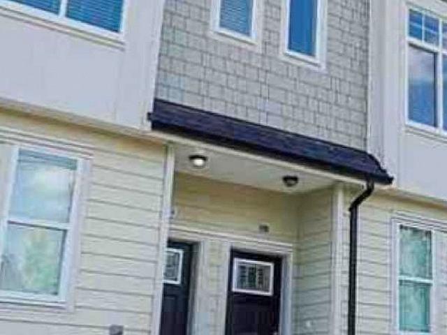 Townhouse for rent in Surrey, British Columbia