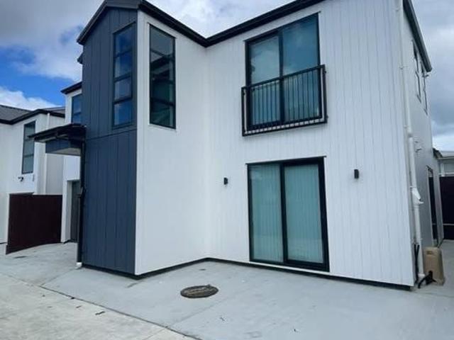 House for rent in Massey West, Henderson-Massey