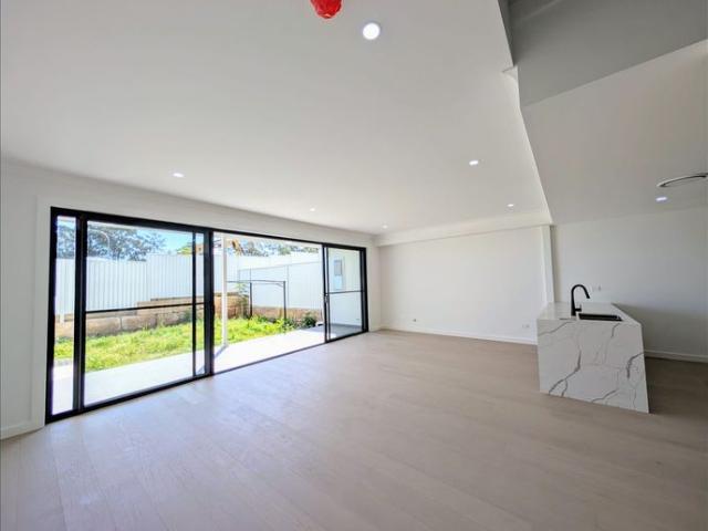 Townhouse for rent in Sydney, New South Wales