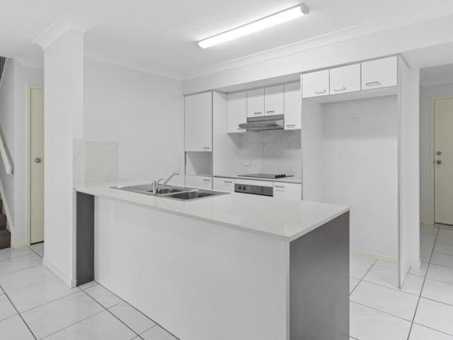 Townhouse for rent in Toombul, Queensland