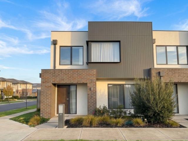 Townhouse for rent in Camerons Creek, Victoria
