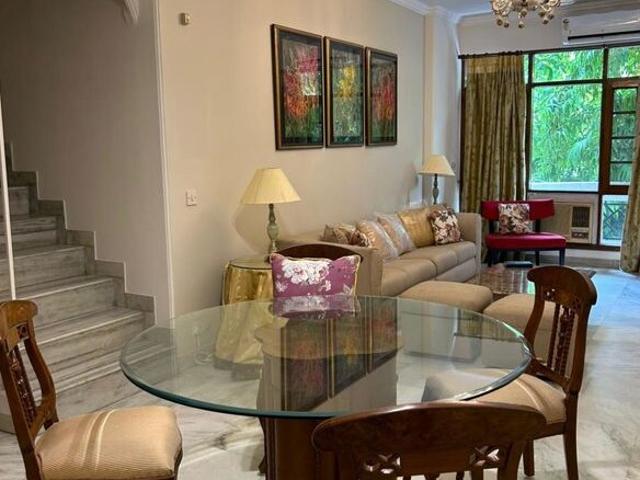 Property for rent in Deri